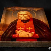 На память: Икона "Св. Серафим Саровский" с ковчегом — фотография 3
