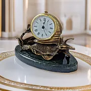 Настольные часы «Улитка» из бронзы в подарок — фотография 1