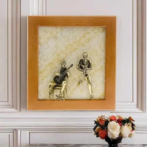 Ручная работа: Картина «Гитарист и саксофонист» на ониксе
