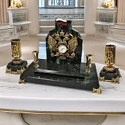 На память: Часы «Президентские» с подставками и гербом РФ — фотография 1