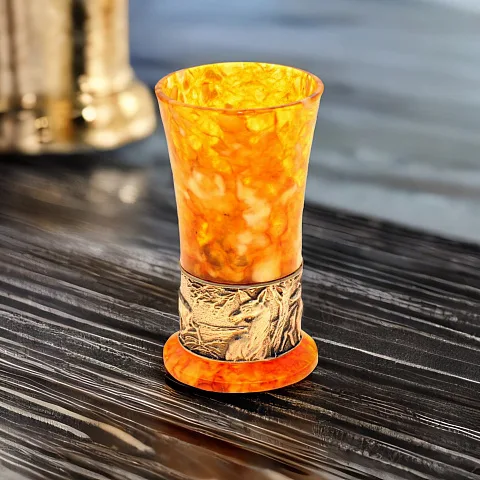 Стопка для водки из камня (янтарь) — оригинальный подарок