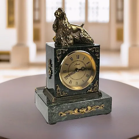 На память: Часы со спаниелем