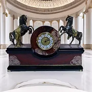 Каминные часы «Кони» из яшмы и долерита — красивый подарок — фотография 1
