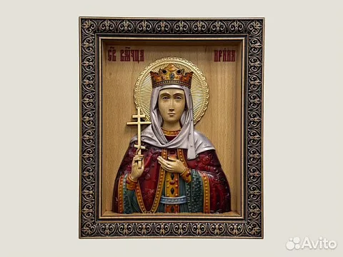 Икона резная из дерева Святая Ирина — оригинальный подарок