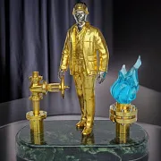 Бронзовая композиция «Сотрудник газовой промышленности» — оригинальный подарок — фотография 1