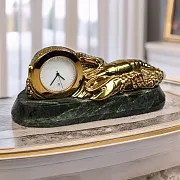 На память: Сувенирные настольные часы с бронзовым раком — фотография 1