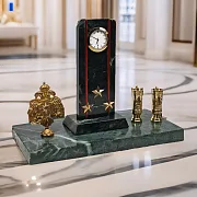 На память: Часы «Погон» с гербом МЧС и подставками — фотография 1