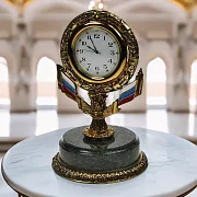 Настольные часы с российским флагом из бронзы и змеевика — красивый подарок — фотография 1