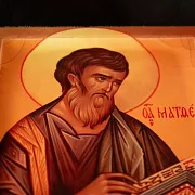 Икона деревянная "Святой Апостол Матвей" — красивый подарок — фотография 5