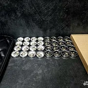 Подарочный комплект стальных фишек для нард «Золотая корона» — фотография 10