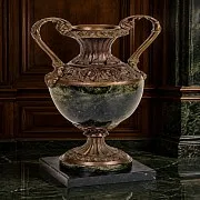 На память: Ваза из змеевика с бронзовыми деталями — фотография 1