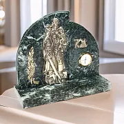 Подарочные часы с солдатом и мечом — фотография 1