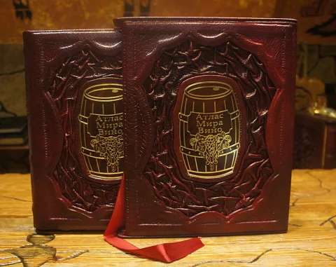 Атлас мира вино в футляре — книга для мужчины в подарок