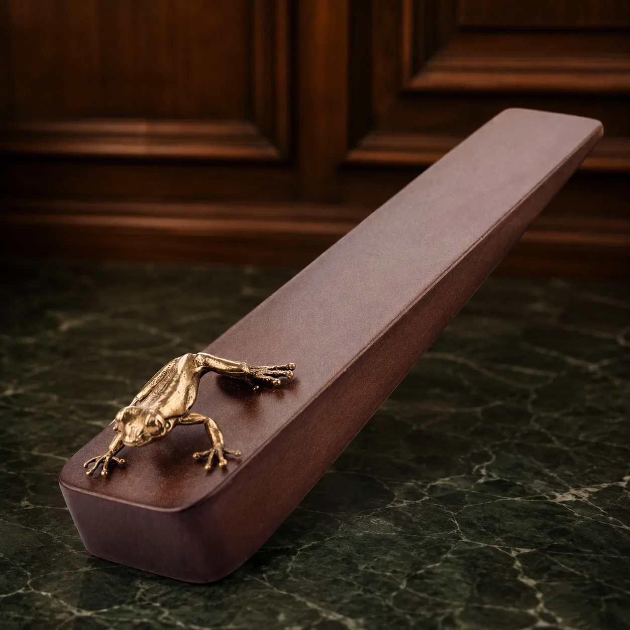 Подставка под дверь «Лягушка» — красивый подарок