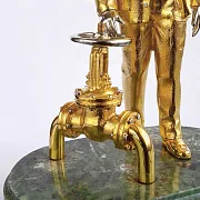 На память: Бронзовая статуэтка «Работник ЖКХ» на змеевике — фотография 3
