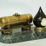 Винтажные настольные часы «Цистерна с нефтью» из бронзы и змеевика — красивый подарок — фотография 2