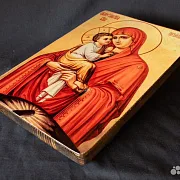 Икона деревянная "Богоматерь Почаевская" — необычный подарок — фотография 5