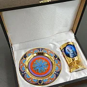 Подарочный набор «Волк» с бокалом и блюдом. Златоуст — фотография 2