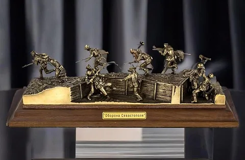 Диорама «Оборона Севастополя» из бронзы и ясеня, 1:35 — красивый подарок